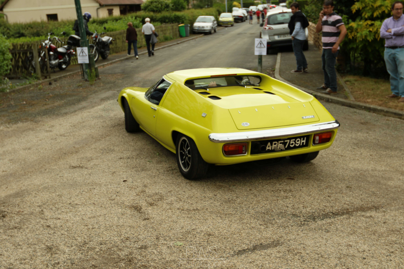 Illustration for article titled Classic British Welcome Photos (Le Mans Carshow)